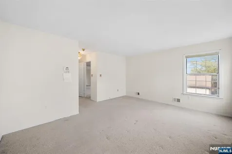 11 Rothwell Drive Jamesburg NJ 08831