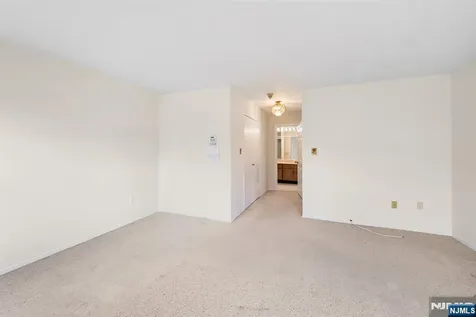 11 Rothwell Drive Jamesburg NJ 08831