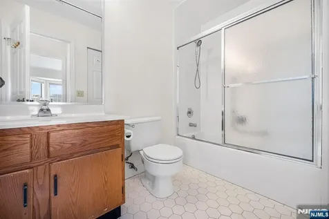 11 Rothwell Drive Jamesburg NJ 08831