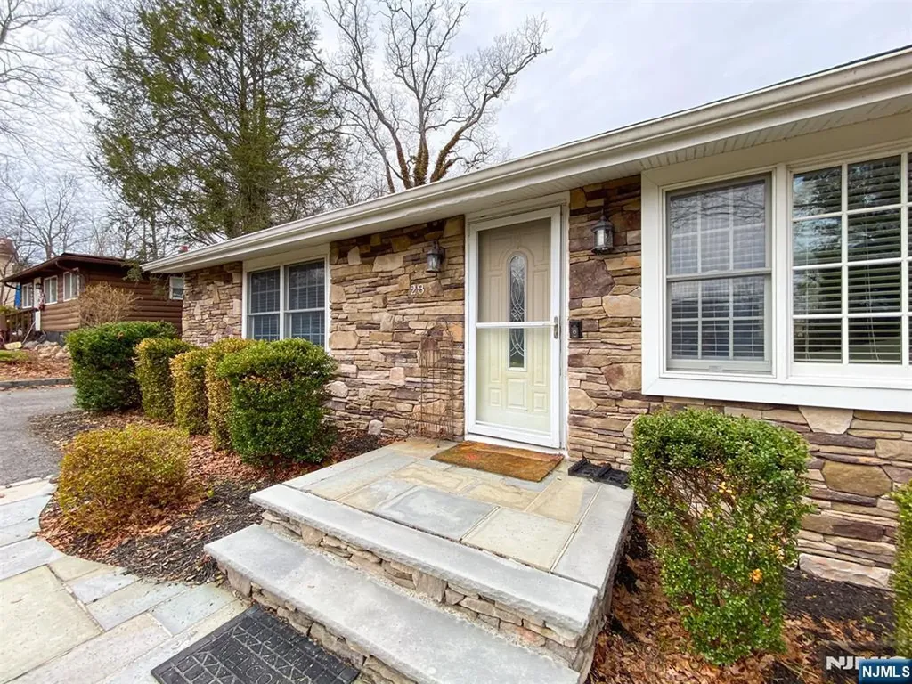 28 Woodside Drive West Milford NJ 07480