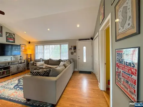 28 Woodside Drive West Milford NJ 07480