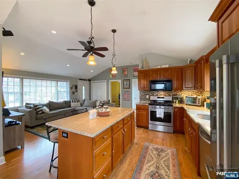 28 Woodside Drive West Milford NJ 07480