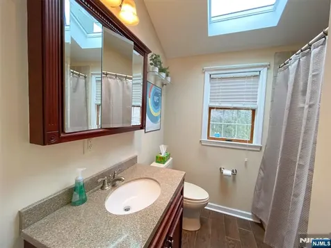 28 Woodside Drive West Milford NJ 07480