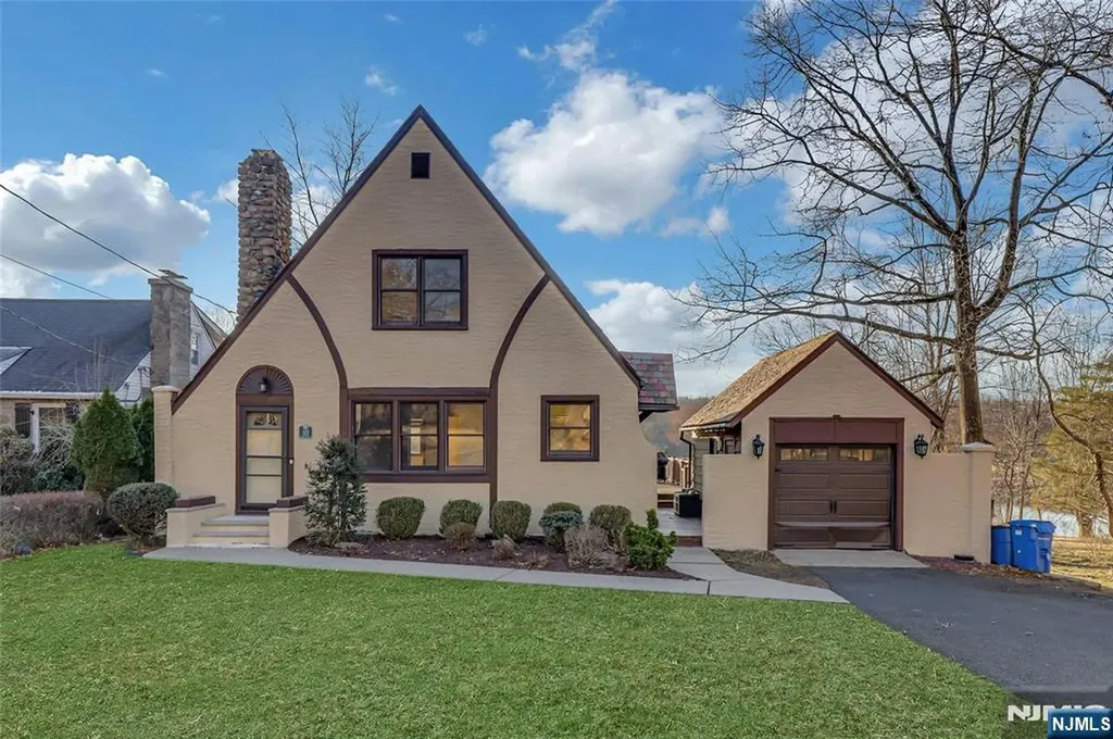 10 W Lake Drive Wayne NJ 07470