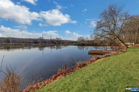 10 W Lake Drive Wayne NJ 07470