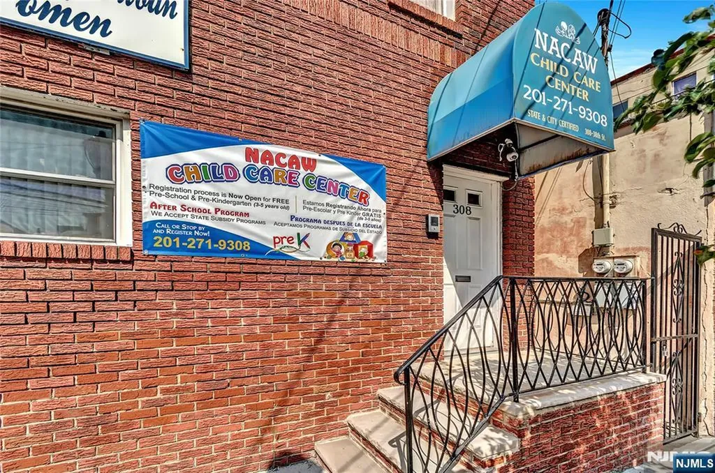 308 38th Street Union City NJ 07087