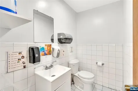 308 38th Street Union City NJ 07087