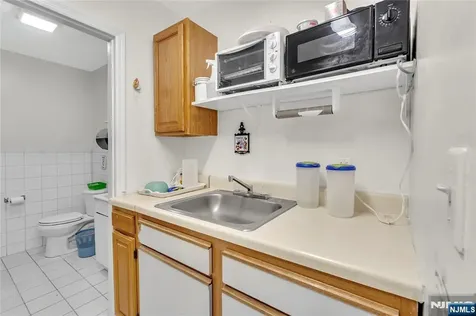 308 38th Street Union City NJ 07087