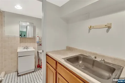 308 38th Street Union City NJ 07087
