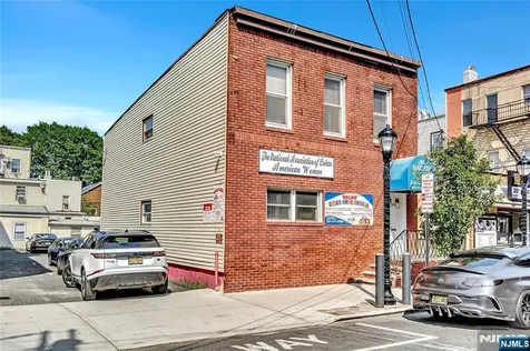 308 38th Street Union City NJ 07087