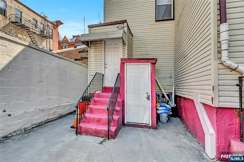 308 38th Street Union City NJ 07087