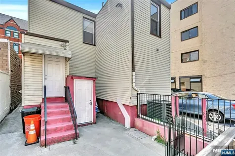 308 38th Street Union City NJ 07087