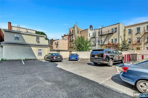 308 38th Street Union City NJ 07087