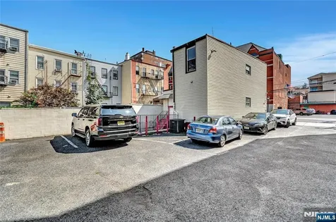 308 38th Street Union City NJ 07087