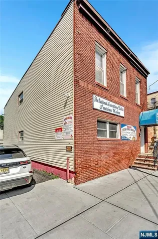 308 38th Street Union City NJ 07087
