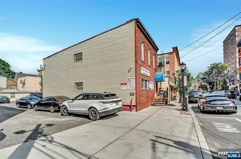 308 38th Street Union City NJ 07087