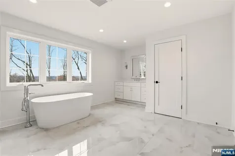 26 Huff Terrace Montvale NJ 07645