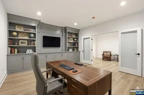 26 Huff Terrace Montvale NJ 07645