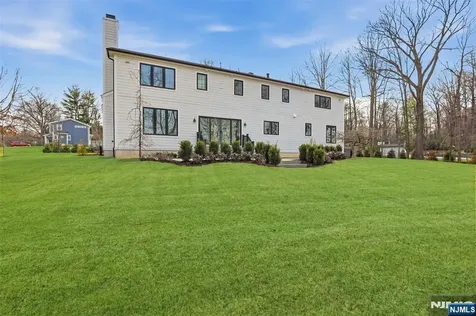 26 Huff Terrace Montvale NJ 07645