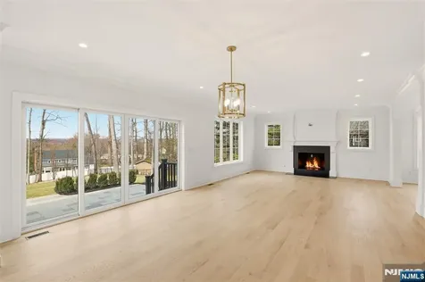 26 Huff Terrace Montvale NJ 07645