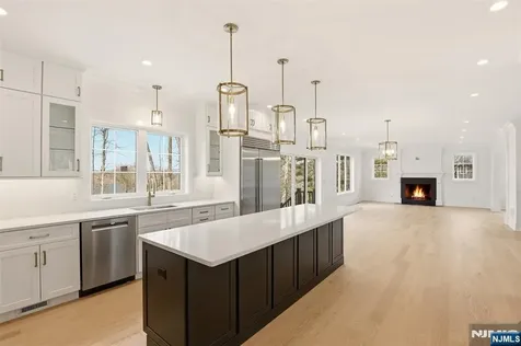 26 Huff Terrace Montvale NJ 07645
