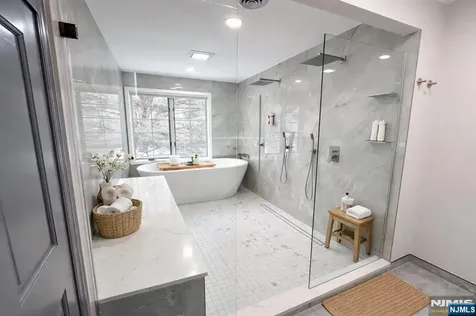 850 Ridgewood Avenue Oradell NJ 07649