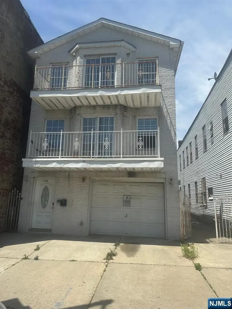 339 Ocean Avenue Jersey City NJ 07305