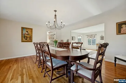 1 Laurel Court Oakland NJ 07436
