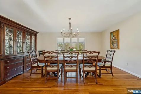 1 Laurel Court Oakland NJ 07436