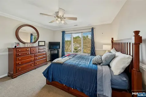 1 Laurel Court Oakland NJ 07436