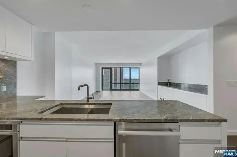 320 Adolphus Avenue Cliffside Park NJ 07010