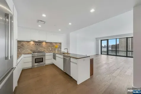 320 Adolphus Avenue Cliffside Park NJ 07010