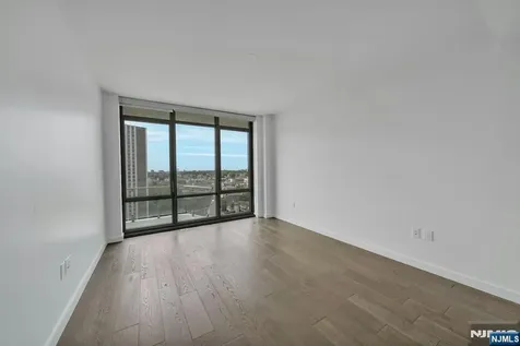 320 Adolphus Avenue Cliffside Park NJ 07010
