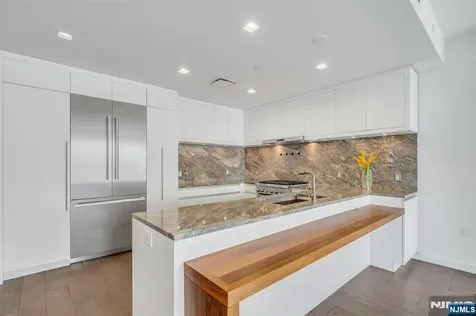 320 Adolphus Avenue Cliffside Park NJ 07010