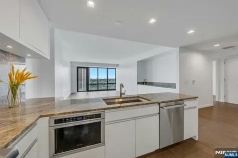 320 Adolphus Avenue Cliffside Park NJ 07010