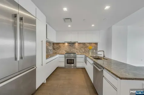 320 Adolphus Avenue Cliffside Park NJ 07010