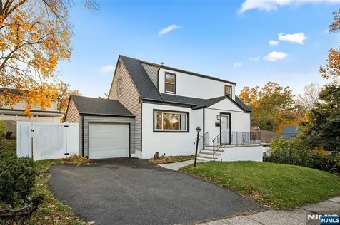 636 Elm Avenue Ridgefield NJ 07657