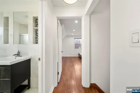 636 Elm Avenue Ridgefield NJ 07657
