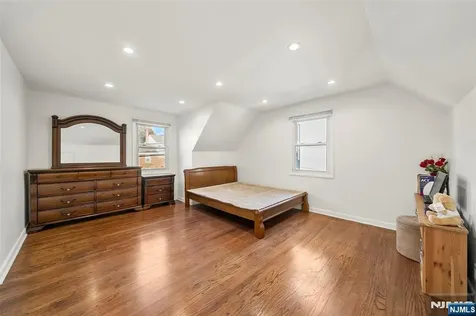 636 Elm Avenue Ridgefield NJ 07657