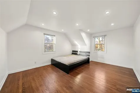 636 Elm Avenue Ridgefield NJ 07657
