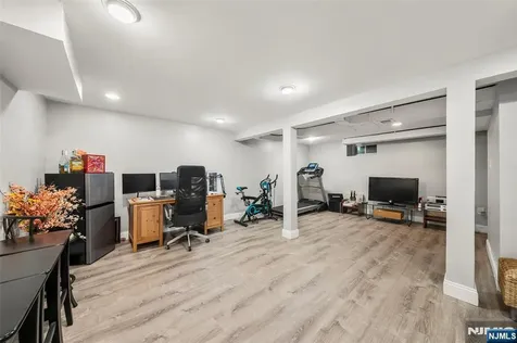 636 Elm Avenue Ridgefield NJ 07657