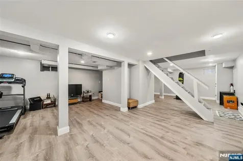 636 Elm Avenue Ridgefield NJ 07657