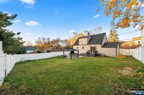 636 Elm Avenue Ridgefield NJ 07657