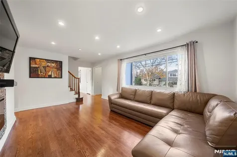 636 Elm Avenue Ridgefield NJ 07657