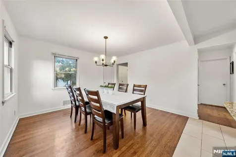 636 Elm Avenue Ridgefield NJ 07657