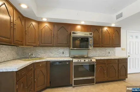 63 Van Orden Road Harrington Park NJ 07640