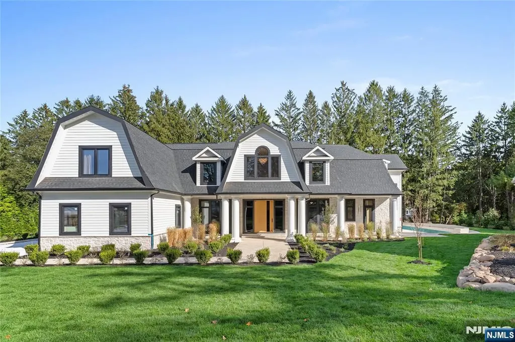 48 Pleasant Avenue Upper Saddle River NJ 07458