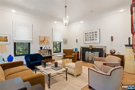 48 Pleasant Avenue Upper Saddle River NJ 07458