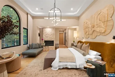 48 Pleasant Avenue Upper Saddle River NJ 07458