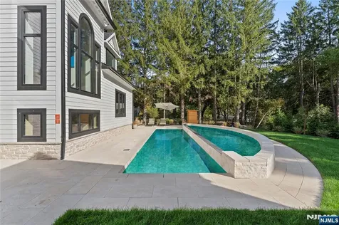 48 Pleasant Avenue Upper Saddle River NJ 07458